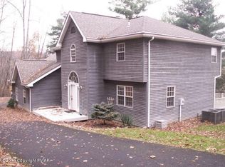 144 Wolf Hollow Dr, Stroudsburg, PA 18360