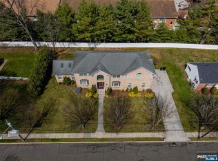 683 Victoria Ave, Paramus, NJ 07652