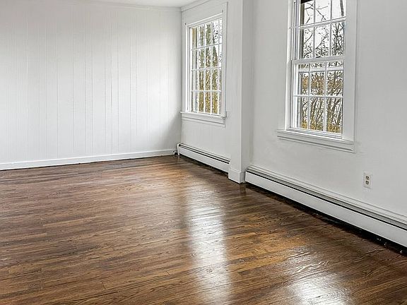 3rd image of 35 Terrace Dr #2L