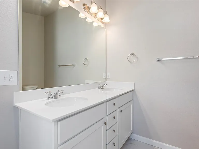 1330 Hoyt St #5 — Photo 17