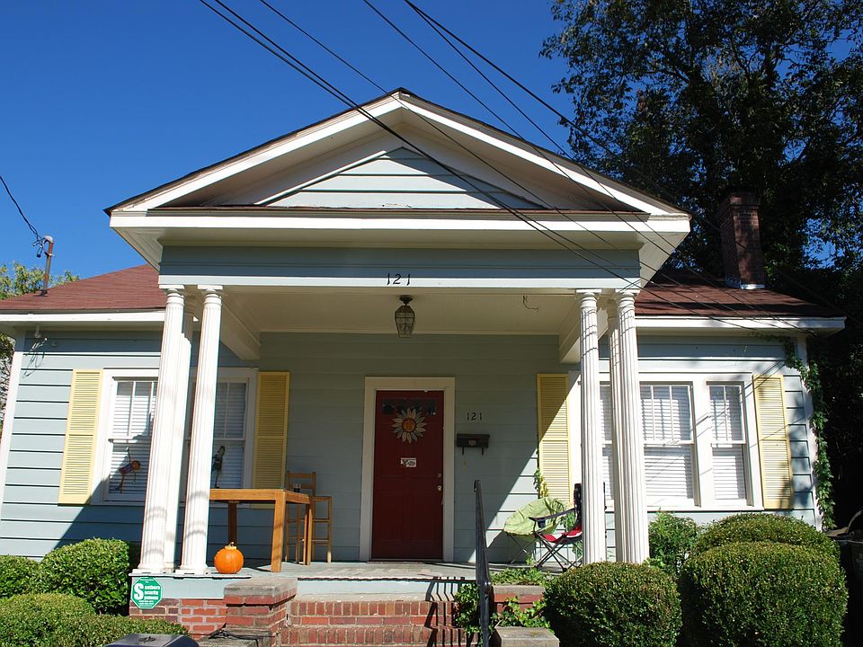 2nd image of 121 W Washington St