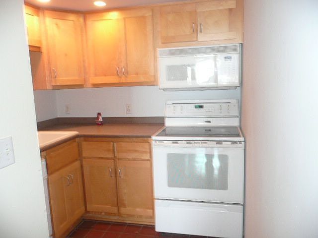 2nd image of 904 E Pearson St Unit 316