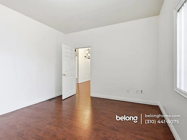 1410 Fedora St — Photo 13