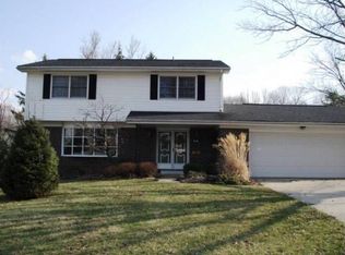 86 Country Club Dr, Danville, IL 61832
