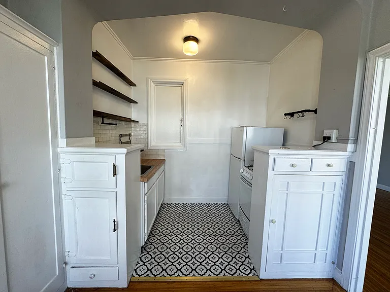 1755 Franklin St — Photo 13