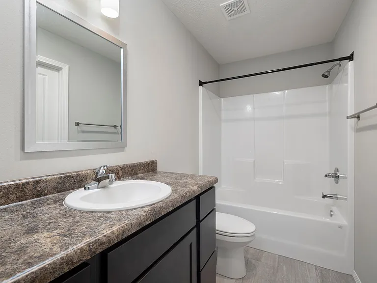 331A W Summit St — Photo 7