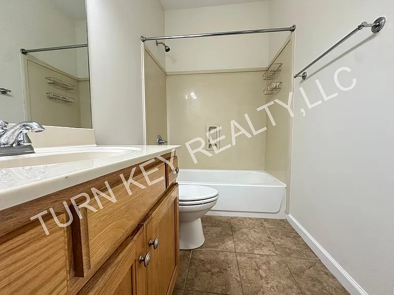 114 Vann Cir — Photo 4