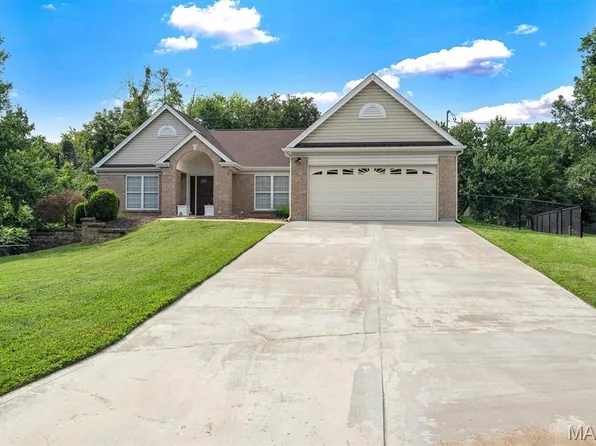 12115 Leebur Dr, Saint Louis, MO 63128