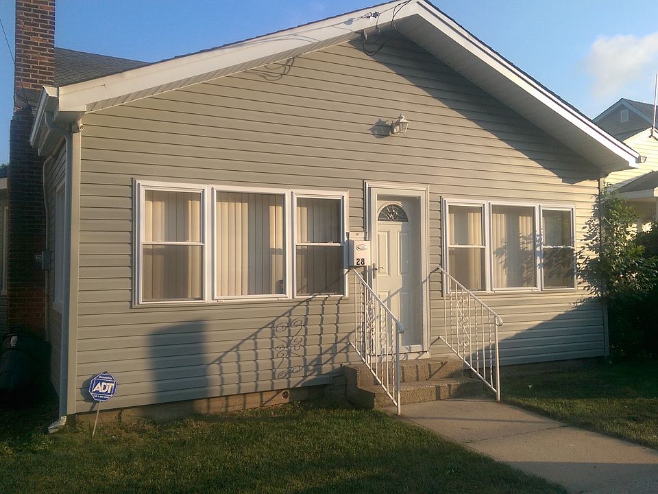 1st image of 28 Wellington St