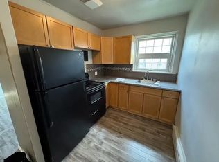 38 Langside St #1A, Winnipeg, MB R3C 1Z2