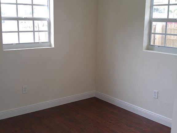 2nd image of 2135 W Carol Cir