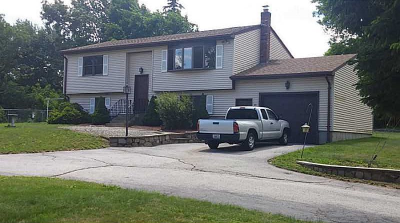 1st image of 31 Plante Ct