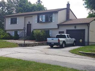 31 Plante Ct, West Warwick, RI 02893
