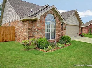 2260 Putter Ct, Farmington, AR 72730