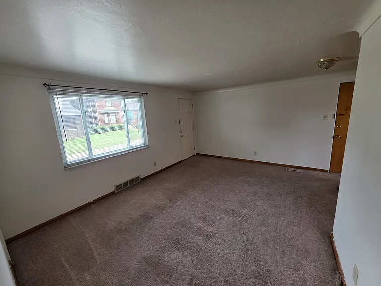 1110 Monroeville Ave #3 — Photo 5