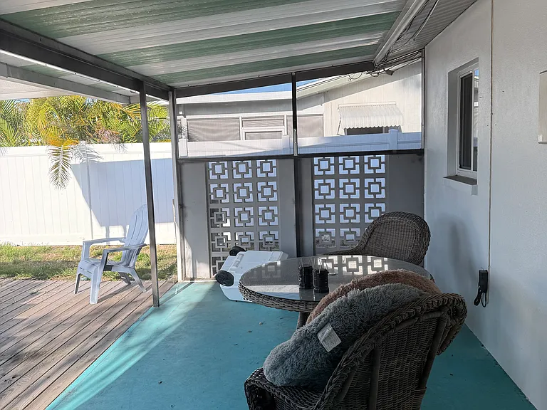 13927 Sunset Dr — Photo 20