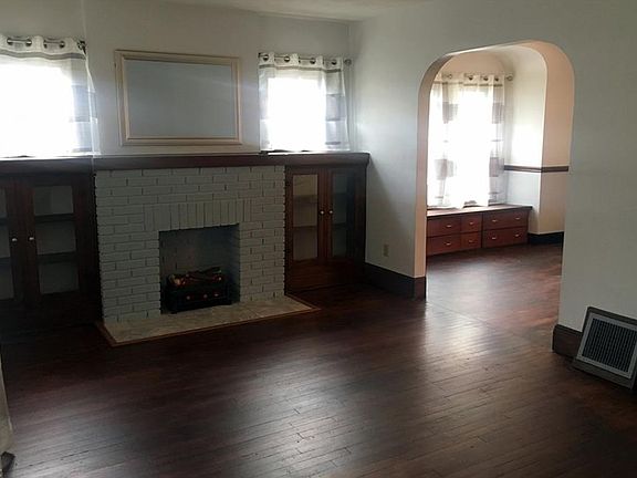 3rd image of 15 Jennings Ave