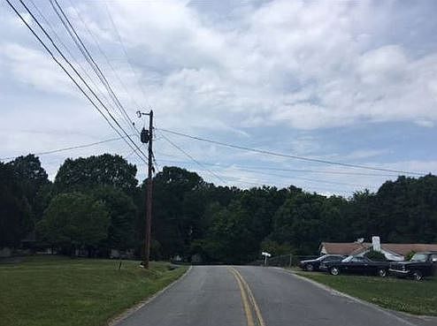 2nd image of 942 Hickory Ave