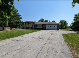55540 Fir Rd, Mishawaka, IN 46545