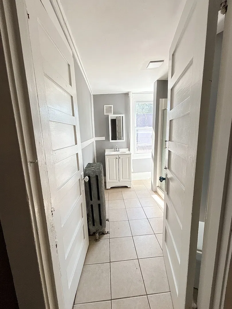 2 bed, 1100 sqft, $2,350 — Photo 4