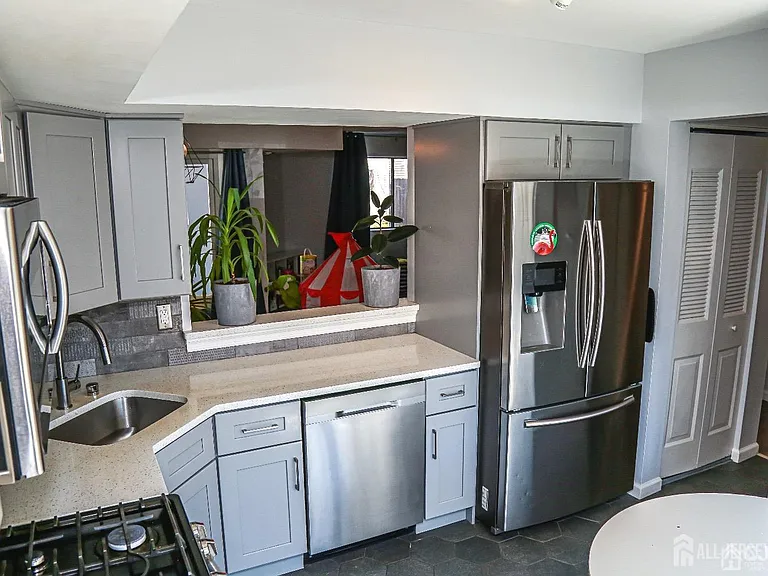 5805 Hana Rd — Photo 10