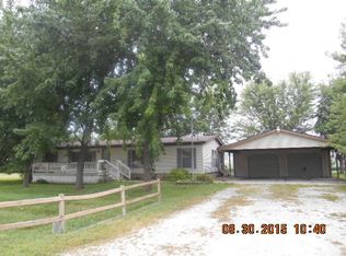 33 Dose Dr, Lostant, IL 61334