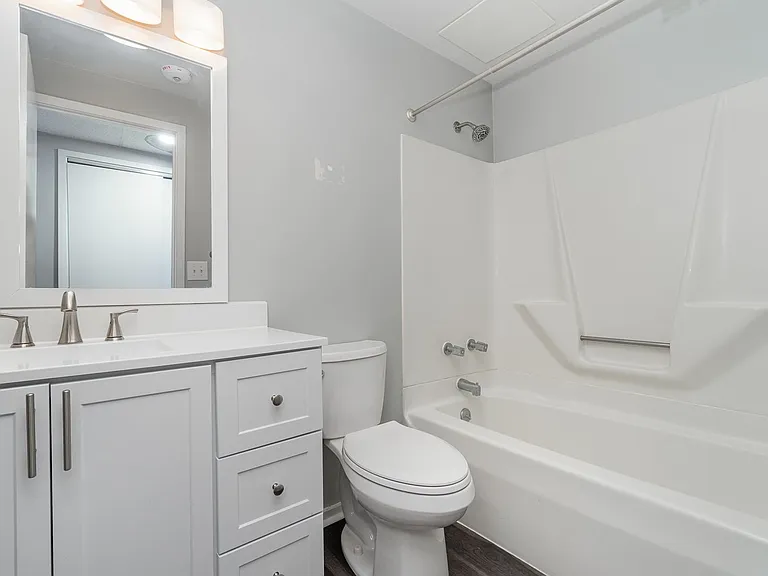 17 E High St — Photo 16