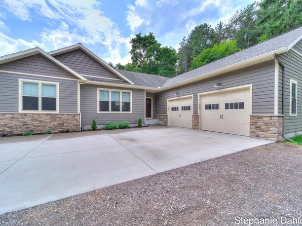 3349 E River Rd, Twin Lake, MI 49457