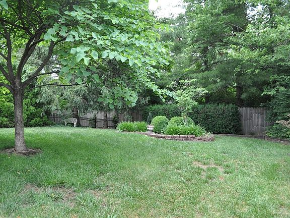3rd image of 1007 Honeycreek Dr
