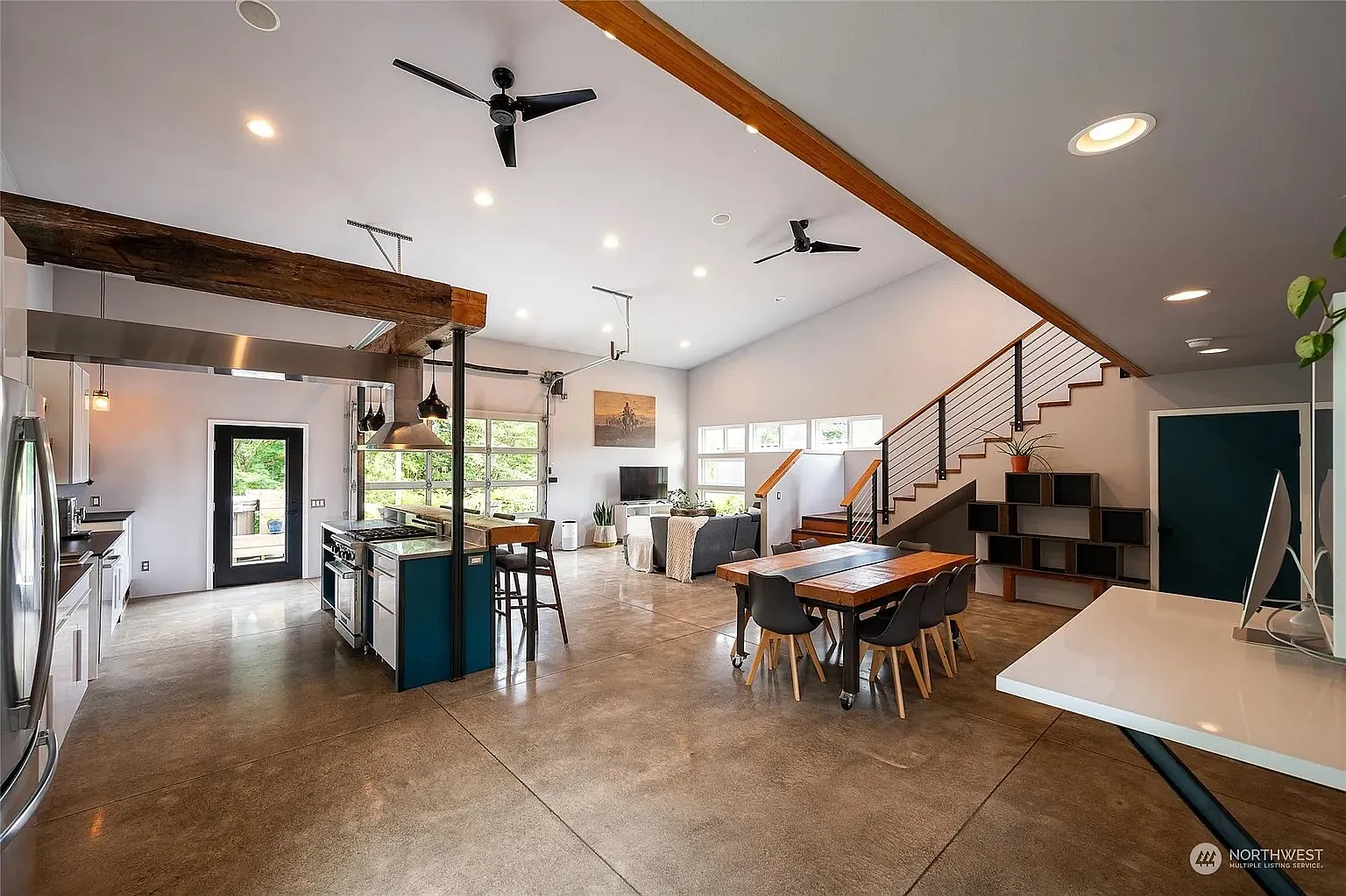 3 bed, 1972 sqft, $4,000 — Photo 1