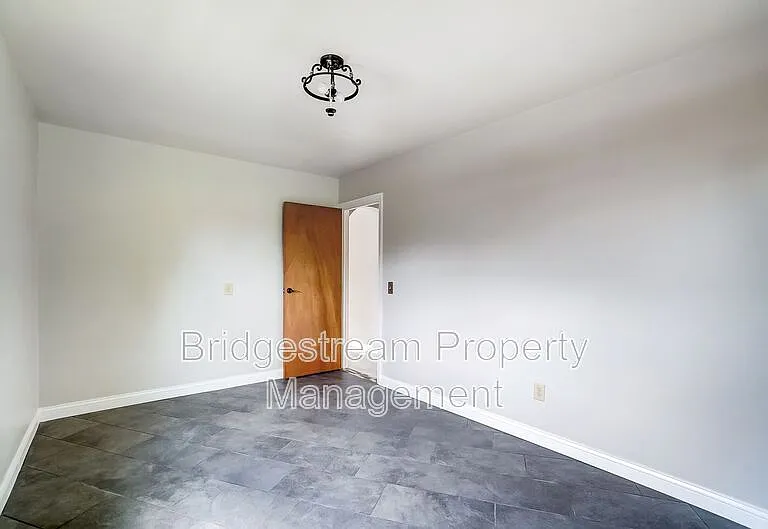 4354 Meadowcroft Rd — Photo 19