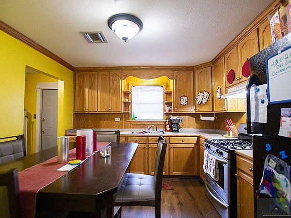4th image of 327 Saint Francis St