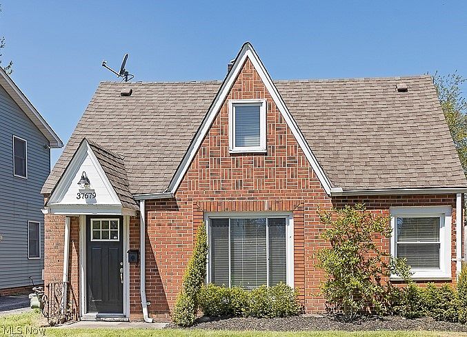 1st image of 37679 Willow Dr