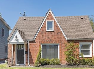 37679 Willow Dr, Eastlake, OH 44095