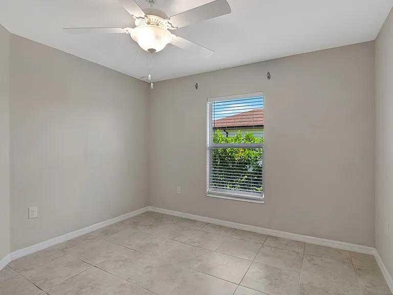 1014 Diplomat Pkwy W — Photo 17