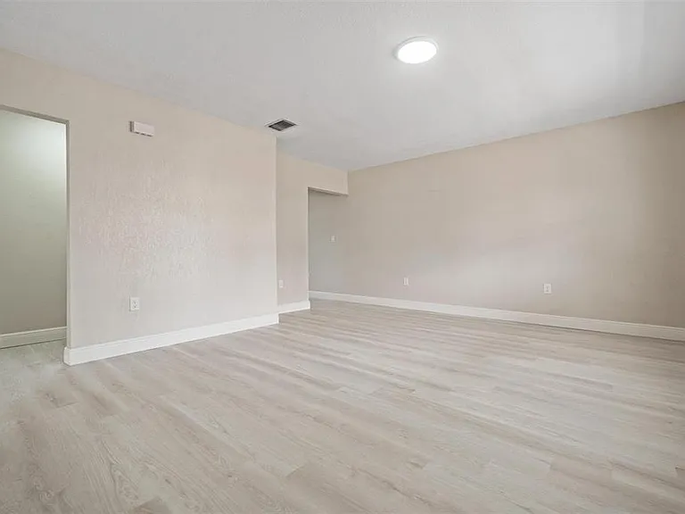 14040 Miramar Ave — Photo 7