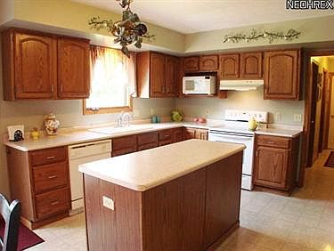 2nd image of 10060 College Park Dr