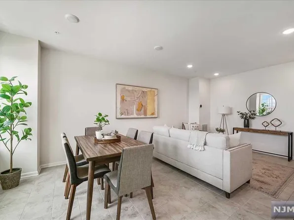 199 Wesmont Dr, Wood Ridge, NJ 07075