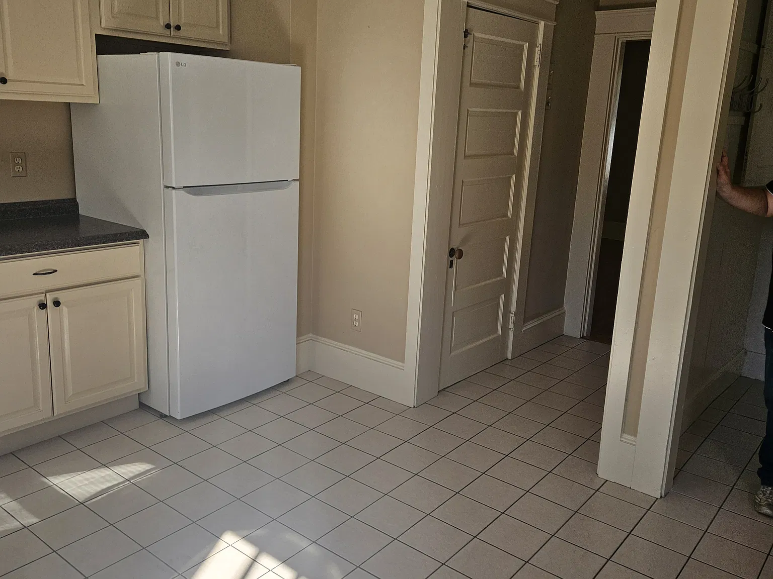 3 bed, $2,800 — Photo 3