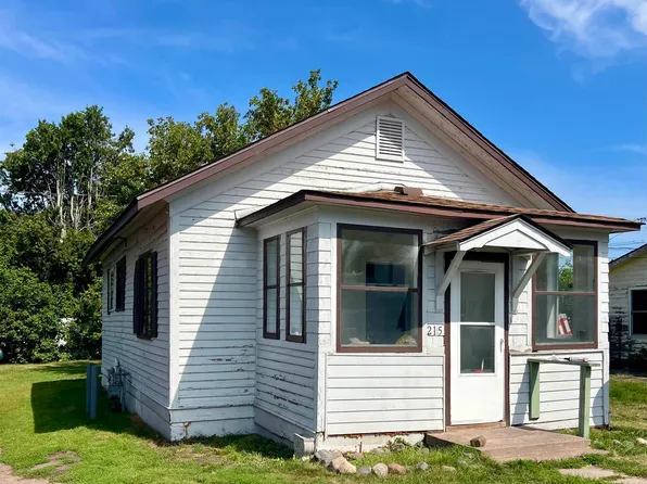215 Walnut Ave, Carlton, MN 55718