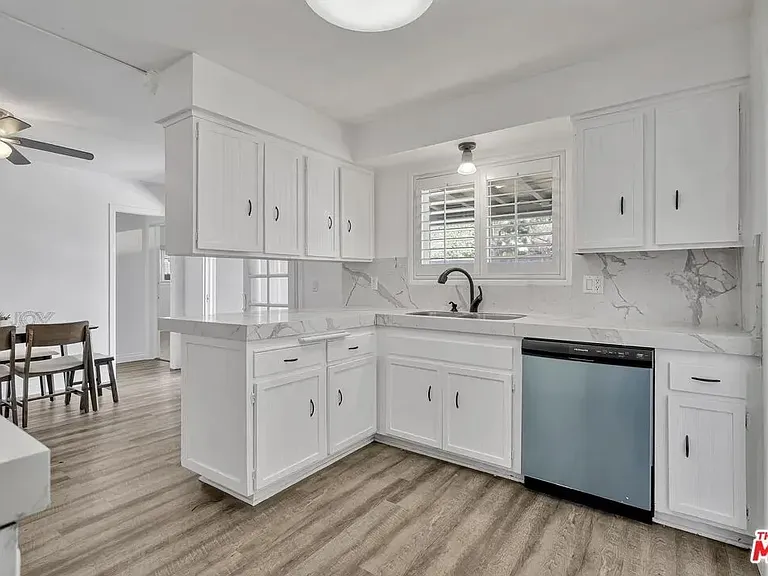 28040 Ermine Pl — Photo 12