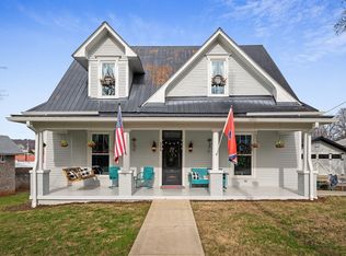 206 E Cedar St, Livingston, TN 38570