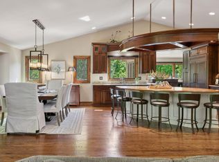 1405 W Farm Rd, Chaska, MN 55318