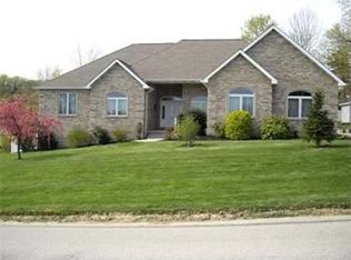 201 Meadow Spring Rd, Greensburg, PA 15601