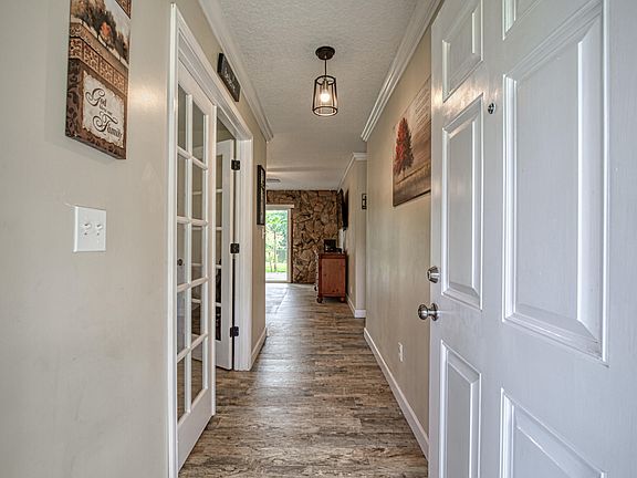 2nd image of 513 Arlington Pl