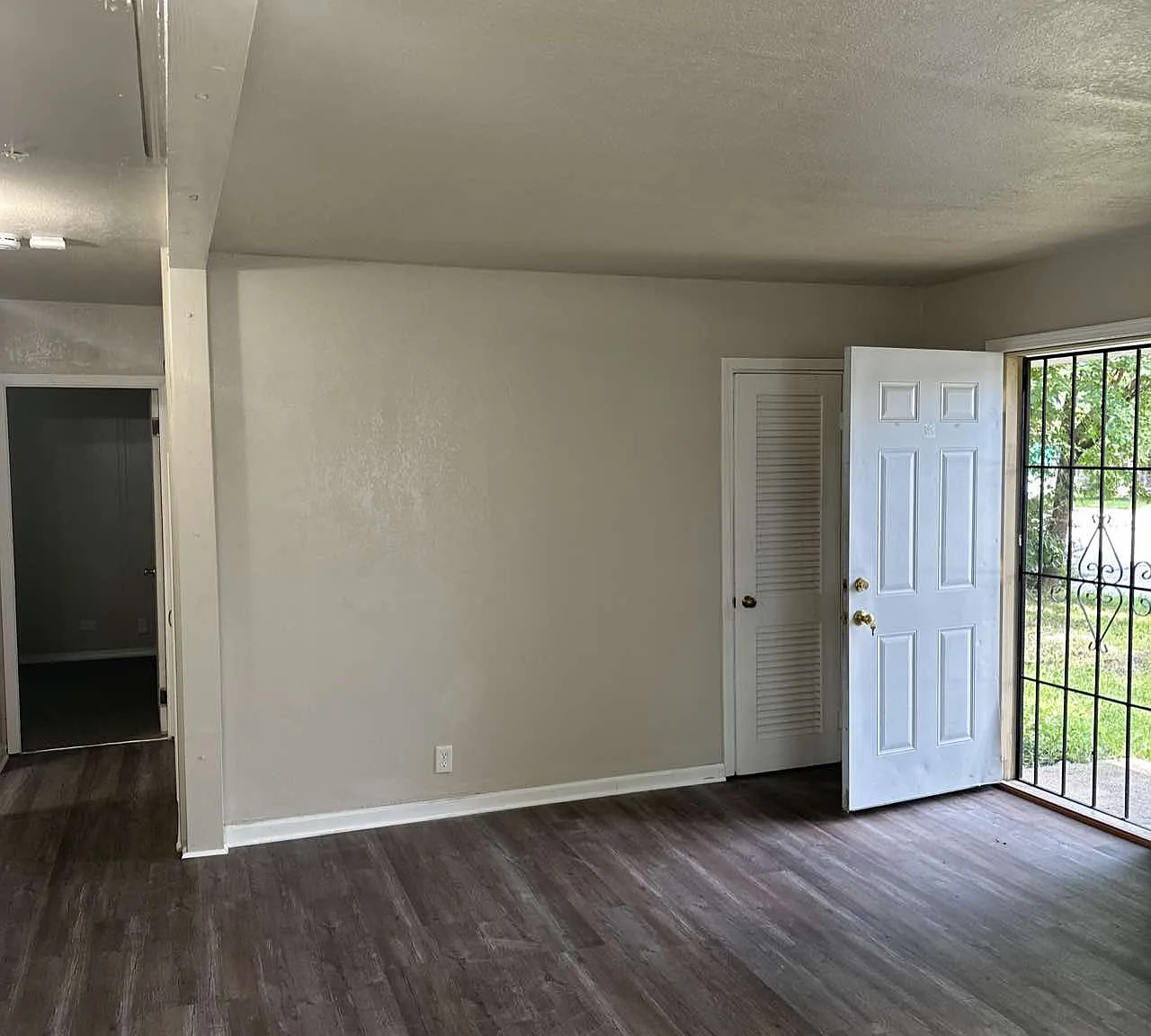 5817 North Teutonia Avenue - 1 — Photo 2