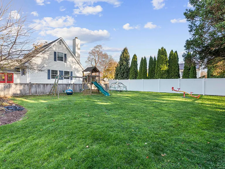 447 Reef Rd — Photo 27