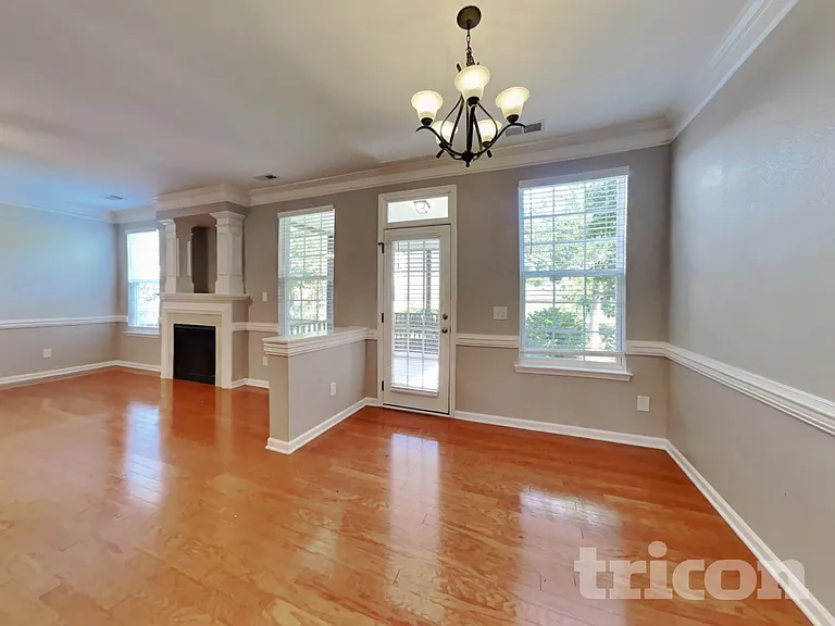 5323 Chandler Oaks Ln — Photo 3