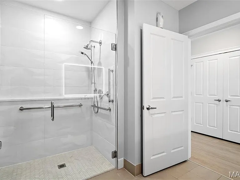 Guest quarters bathroom