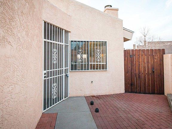 3rd image of 9500 Sierra Vista Ct NE